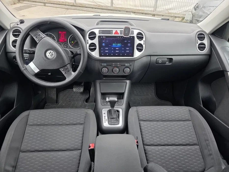 Volkswagen Tiguan 2008, 2.0 TSI — foto 5