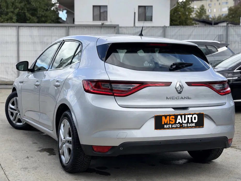 Renault Megane IV 2017 — foto 3