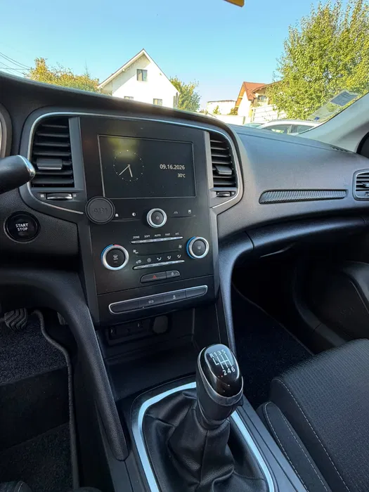 Renault Megane IV 2017 — foto 4