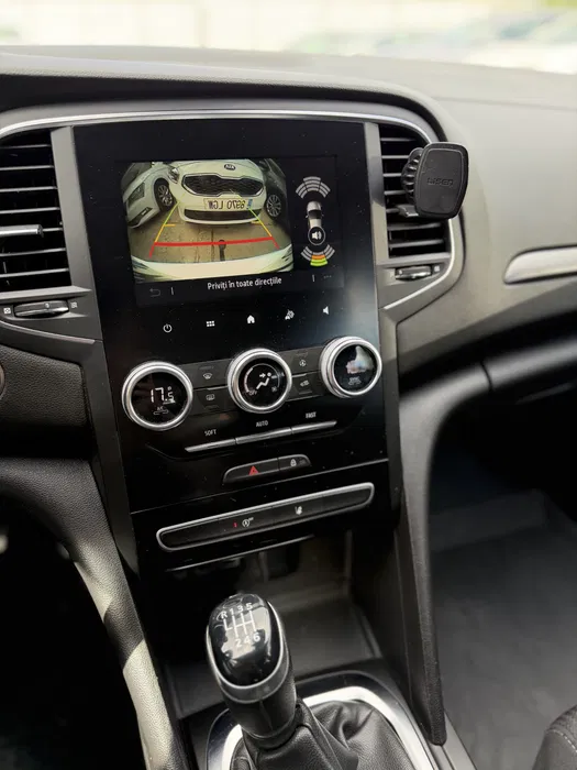 Renault Megane IV Facelift 2021 — foto 4
